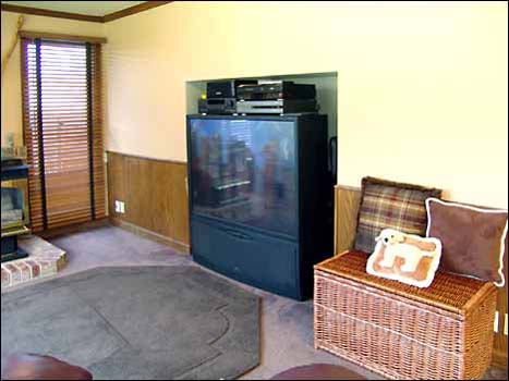 05-BackTvRoomView2